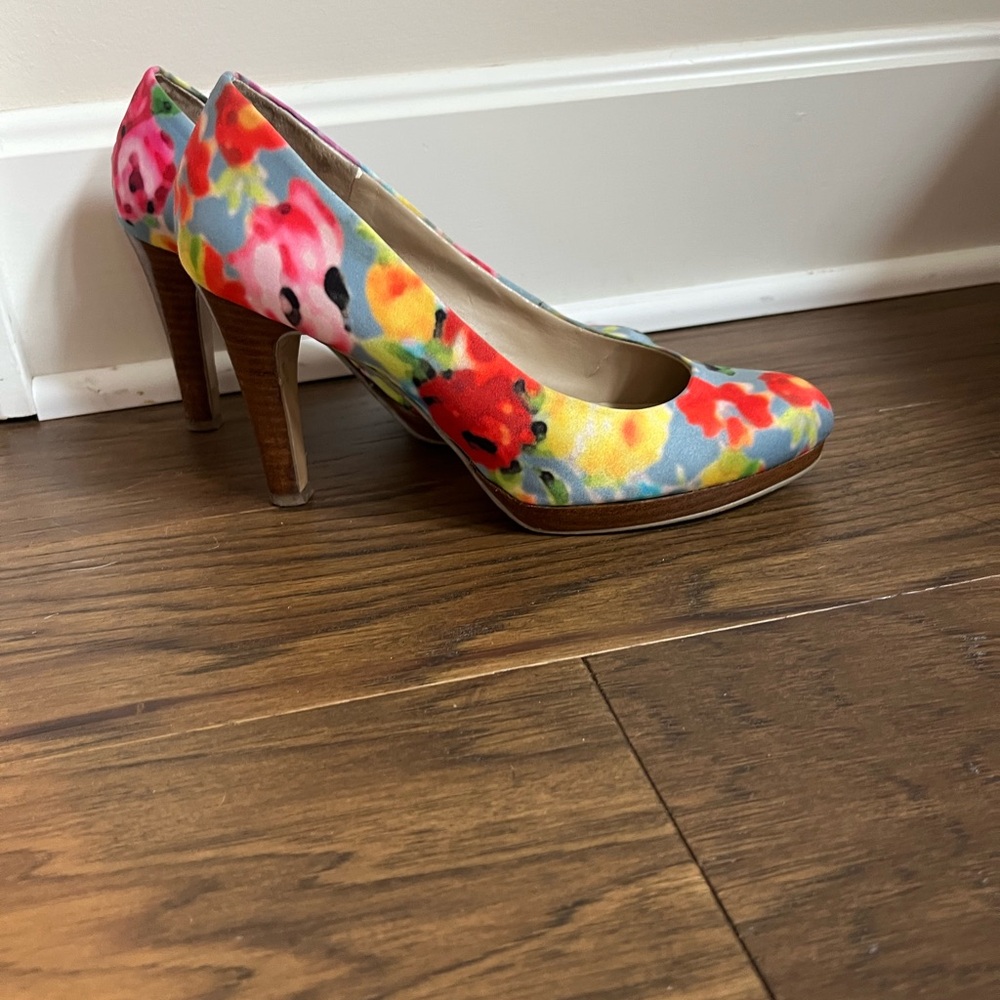 Bandolino Multicolor Floral Heels